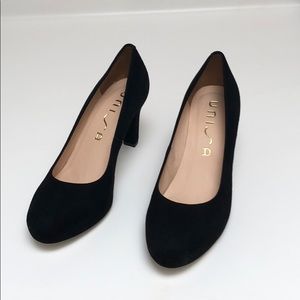 Black pumps. 3” heel, 3:4” platform
